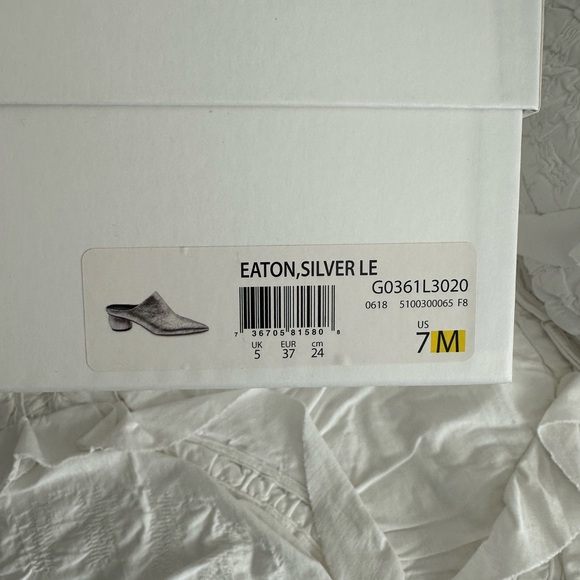 Vince Women's Metallic Silver Pointed-Toe Shoes - Picture 6 of 7